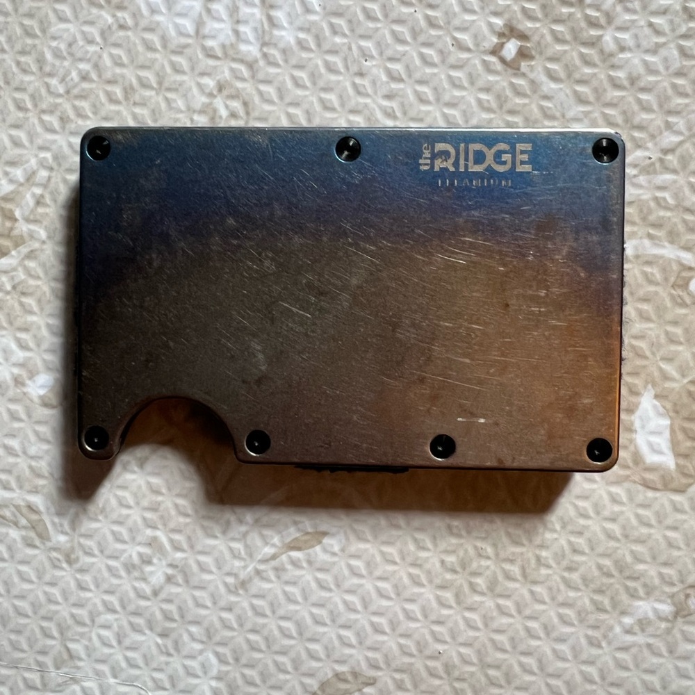 Ridge titanium wallet with cash strap - burnt titanium